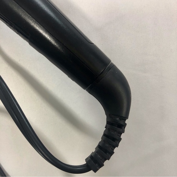 Remington Curling Iron with Cover - Picture 3 of 10